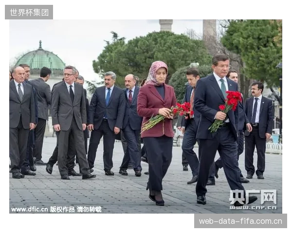 土耳其国家队的人才储备达到新高峰,主力框架均来自顶级联赛。 土耳其国家队的人才储备达到新高峰,主力框架均来自顶级联赛。